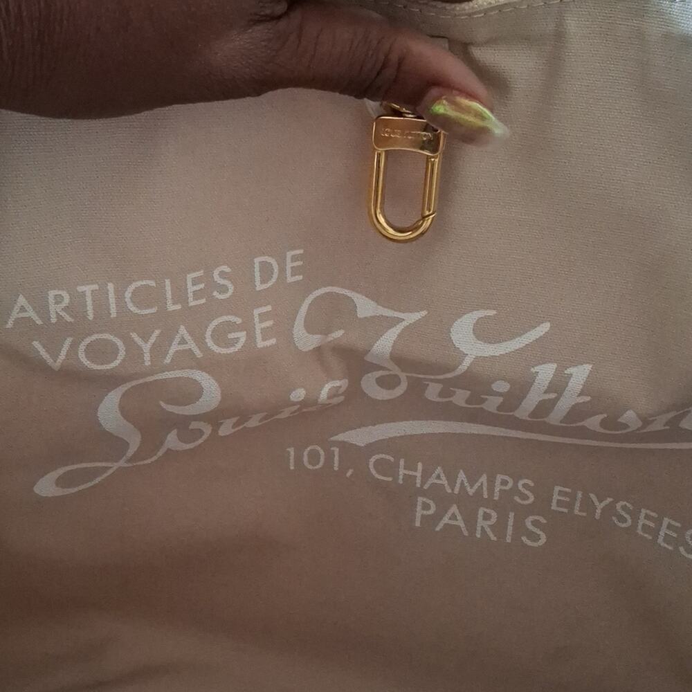 Louis Vuitton Cream Tote Bag - Picture 6 of 16